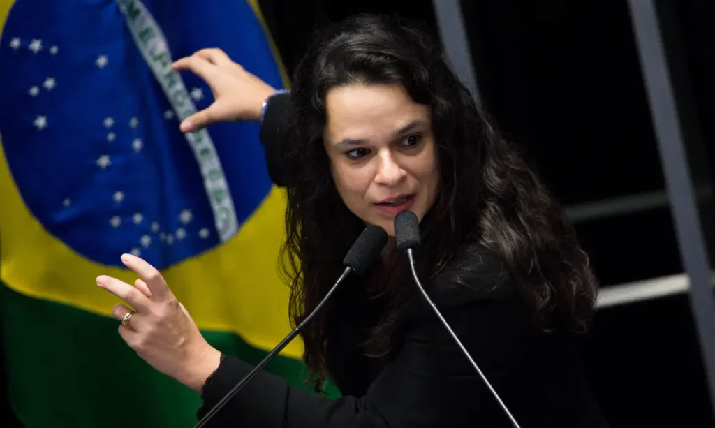 Crusoé: “Capturada pela esquerda”, diz Janaina Paschoal sobre USP