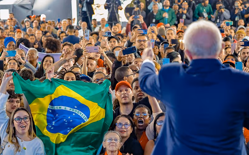 Márcio Coimbra na Crusoé: Lula hipoteca o futuro na resposta ao tarifaço