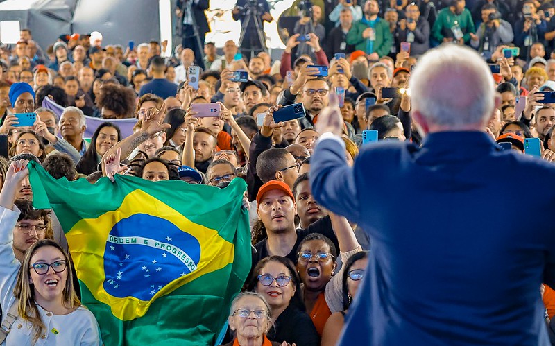 Márcio Coimbra na Crusoé: Lula hipoteca o futuro na resposta ao tarifaço