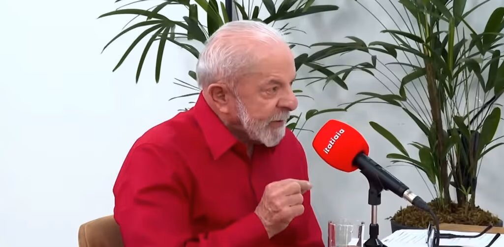 Lula sobre Eduardo: “Extremamente necessário cassar o mandato dele”