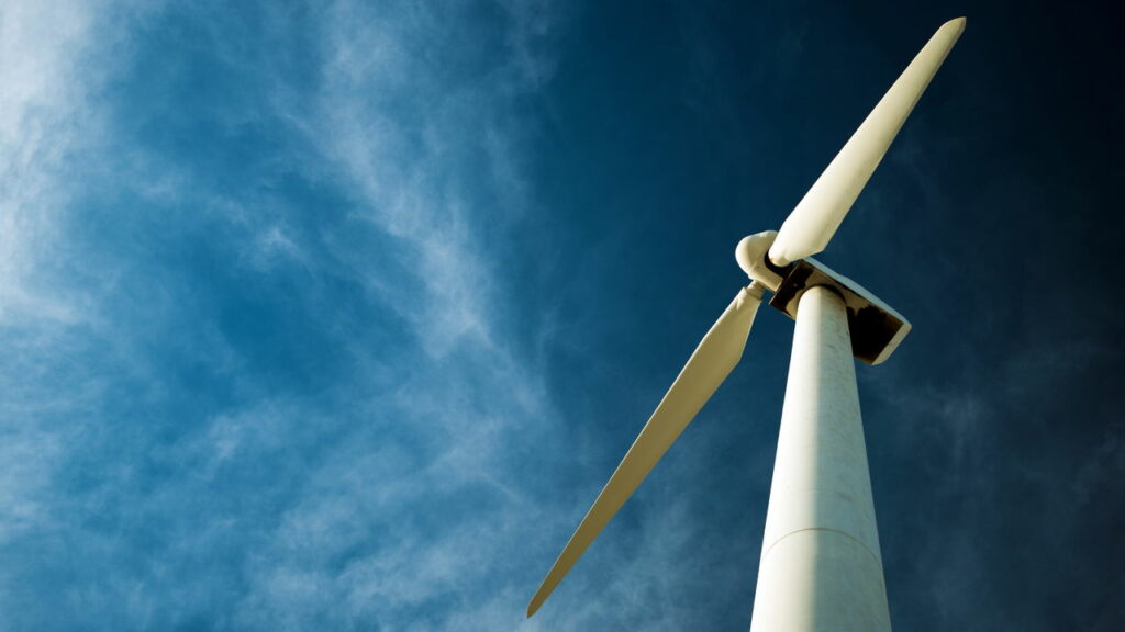 Maior turbina eólica do mundo causa efeito inesperado ao ser ativada pela 1° vez?