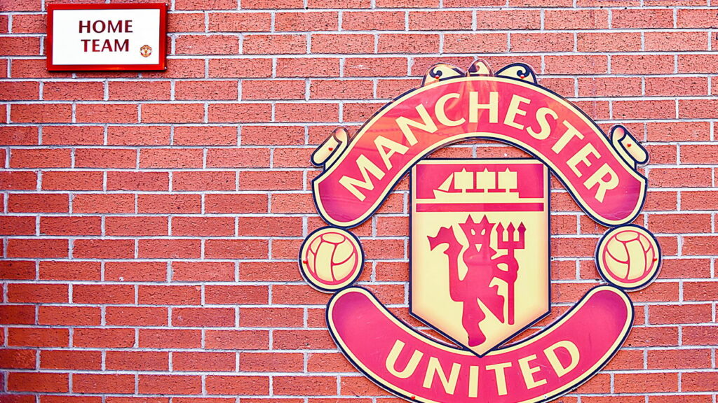 Manchester United contrata atacante por mais de meio bilhão de reais