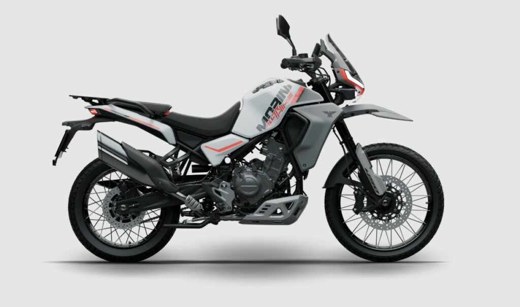 Essa moto italiana promete fazer história nas estradas brasileiras