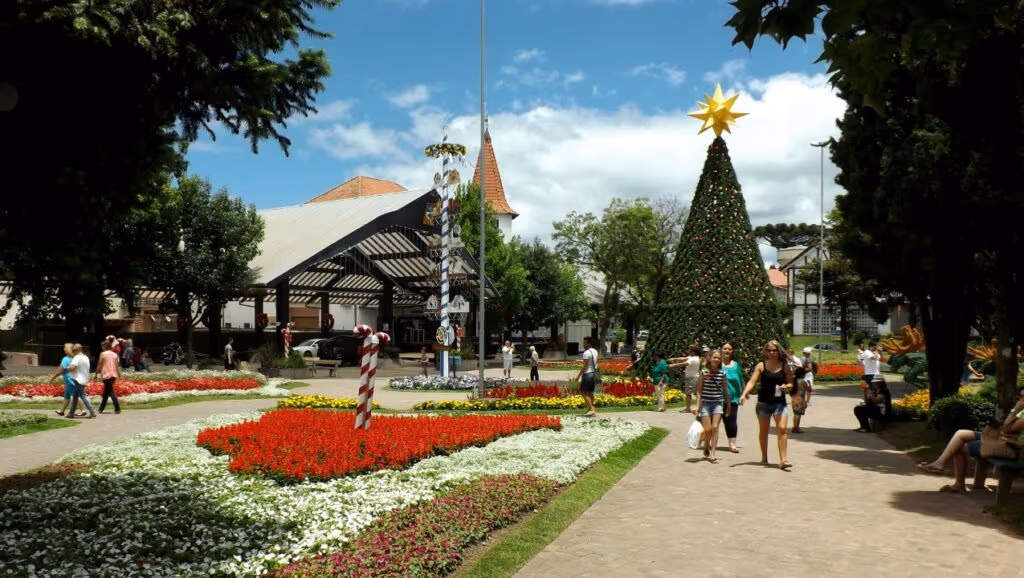 Essa cidade fica a poucos quilômetros de Gramado e é dez vezes mais tranquila