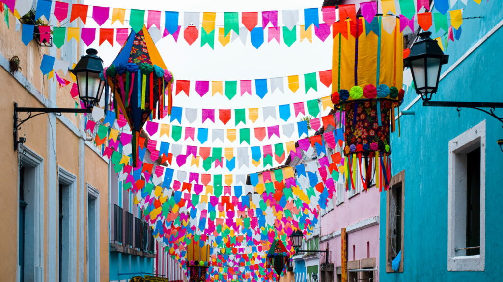 O bairro mais colorido e vibrante de Salvador que respira história
