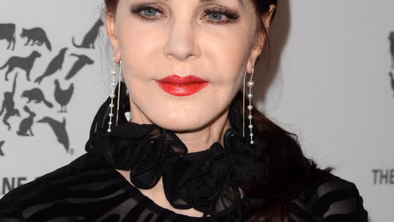 Priscilla Presley é acusada de &quot;desligar aparelhos&quot; da filha