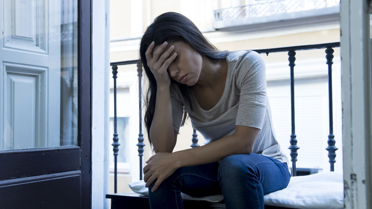 Como identificar sinais de depressão em alguém e por que não é só tristeza