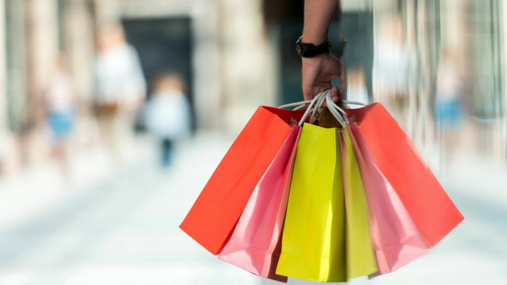 Resistir ao consumismo contribui para sua felicidade, segundo estudo