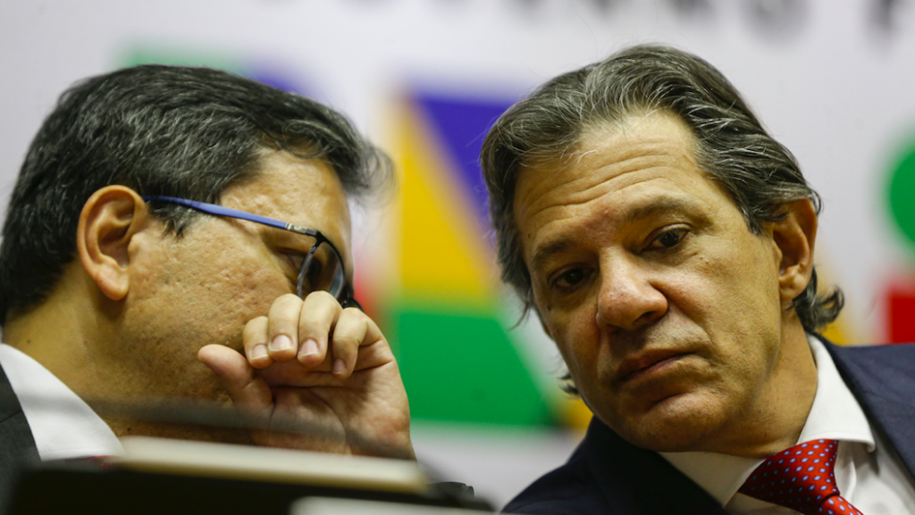 Crusoé: Governo usa operação contra PCC para ampliar monitoramento do PIX
