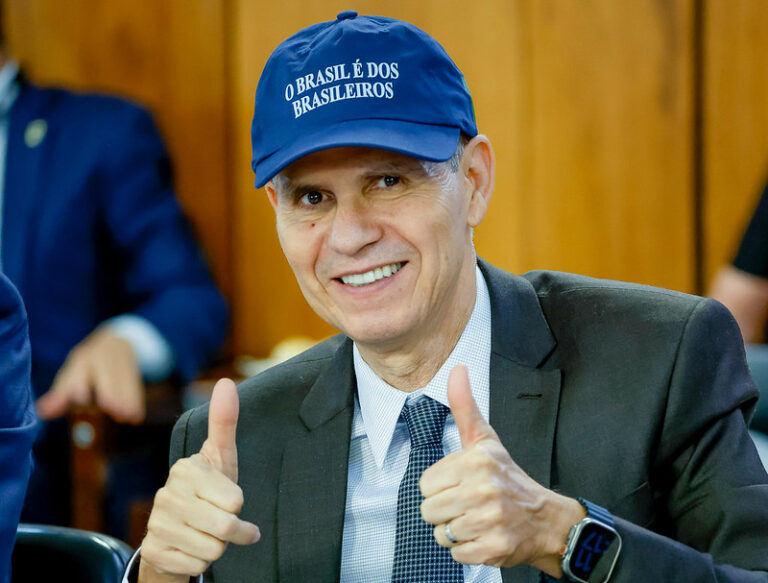 Crusoé: E agora, Sidônio?