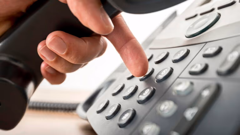 Tchau 0303! Anatel acaba obrigatoriedade do prefixo para chamadas de telemarketing