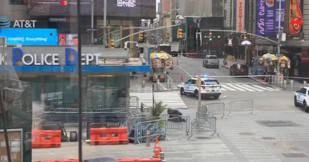 Polícia de Nova York esvazia Times Square