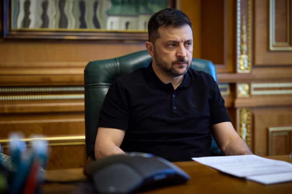 Zelensky acusa Rússia de terrorismo após ataque a trem civil