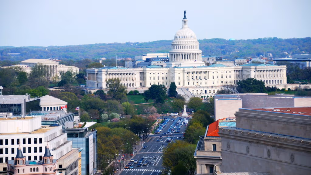 Governadores republicanos enviam tropas da Guarda Nacional a Washington