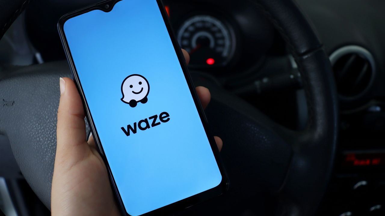 O que diz a lei de trânsito sobre o uso de apps para alertar sobre radares?