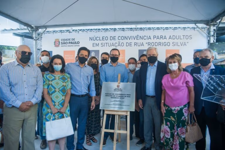 SP: Curso de pintura oferece emprego a pessoas em situação de rua