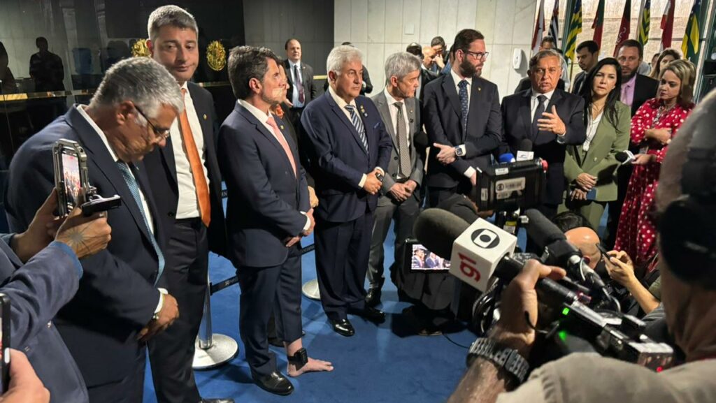 Senadores negam acordo para ‘salvar’ Marcos do Val