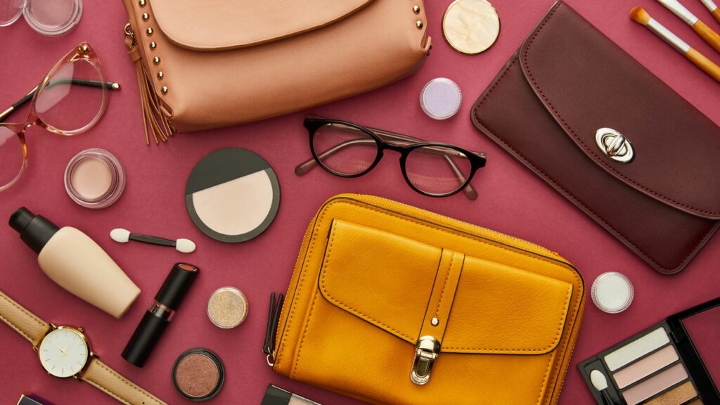 Como levar poucas peças e criar looks para toda a viagem - Créditos: depositphotos.com / AntonMatyukha