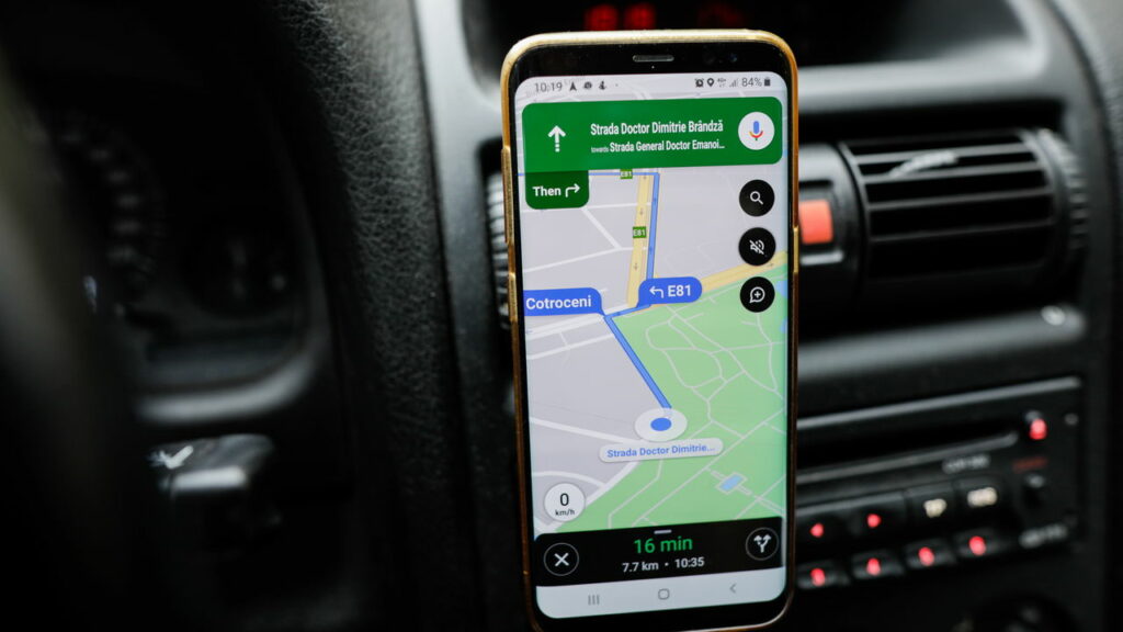 Como usar aplicativos de trânsito para fugir do congestionamento