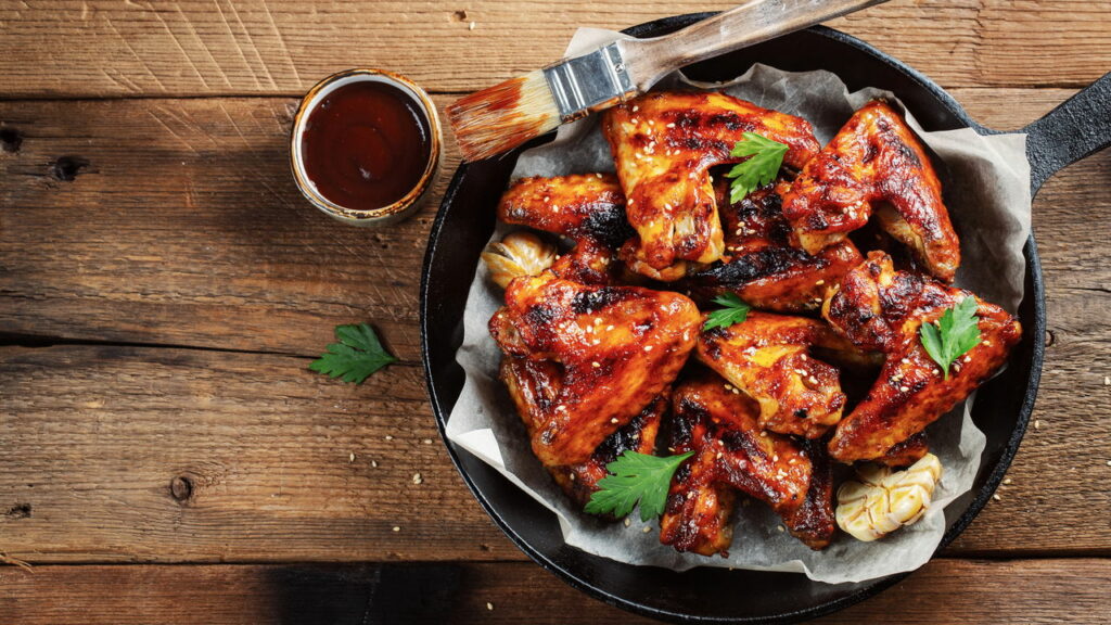O segredo das asinhas de frango suculentas que todo mundo ama - Créditos: depositphotos.com / vasiliybudarin