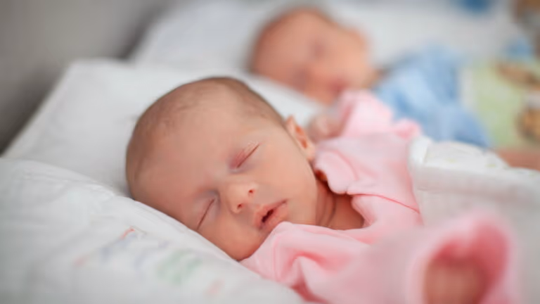 Esses nomes de bebê são homenagens a datas históricas e revolucionárias