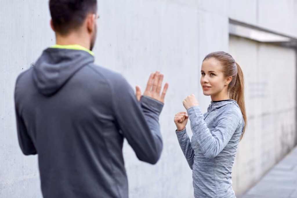 5 benefícios da defesa pessoal para mulheres