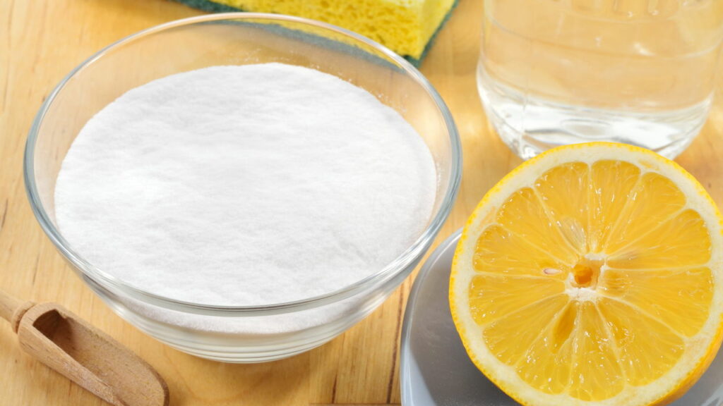 Conheça o ingrediente caseiro que substitui produtos de limpeza caros