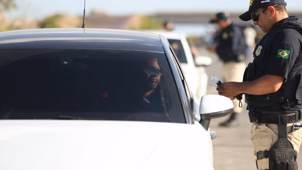 O principal erro que motoristas cometem durante uma blitz