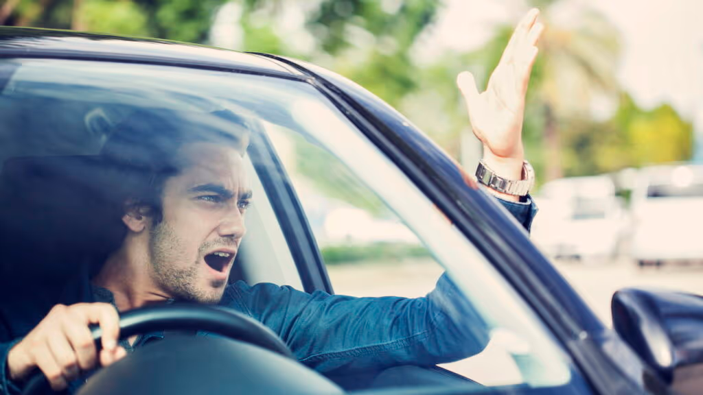 Como lidar corretamente com motoristas estressados no trânsito