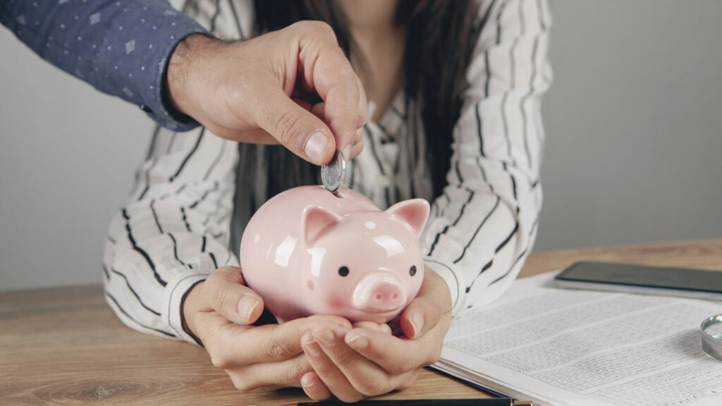 O segredo para economizar mais mesmo ganhando pouco - Créditos: depositphotos.com / fantasticstudio33