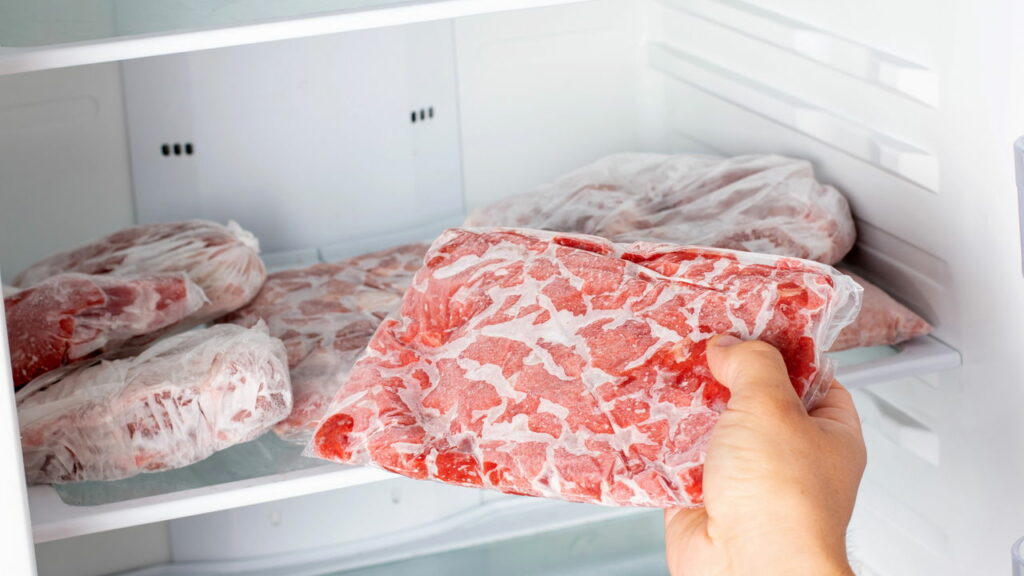 Dicas para congelar carnes e mantê-las suculentas ao preparar na grelha