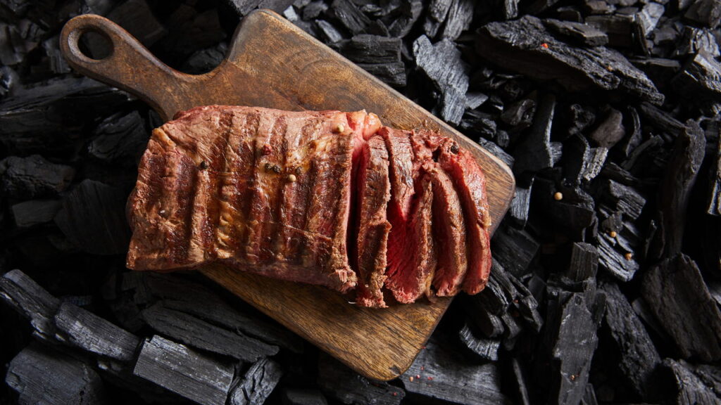 Cortes de carne que rendem mais quando fatiados na contramão das fibras