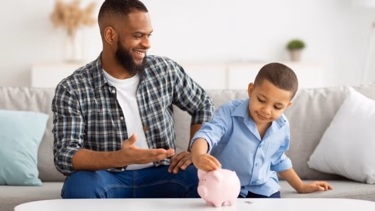 O que a infância em família humilde ensina sobre dinheiro
