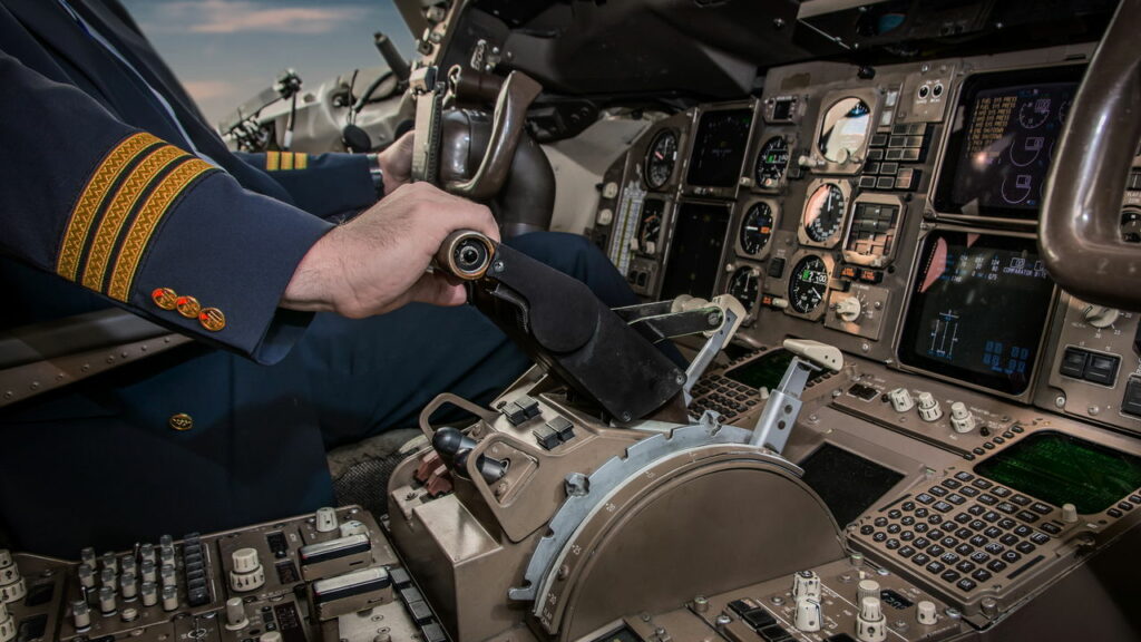 O que existe dentro da cabine de comando de um avião - Créditos: depositphotos.com / brokenrecords