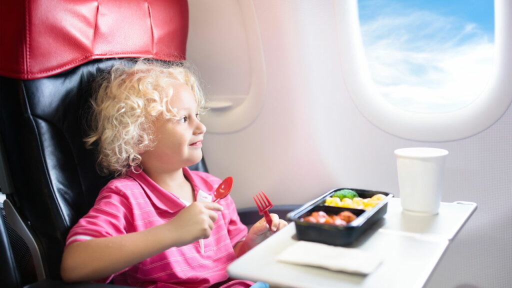 O verdadeiro motivo que faz a comida no avião parecer sem graça - Créditos: depositphotos.com / FamVeldman