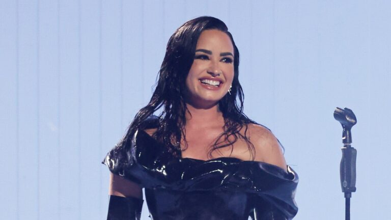 Demi Lovato diz que perdeu confiança em seu próprio trabalho