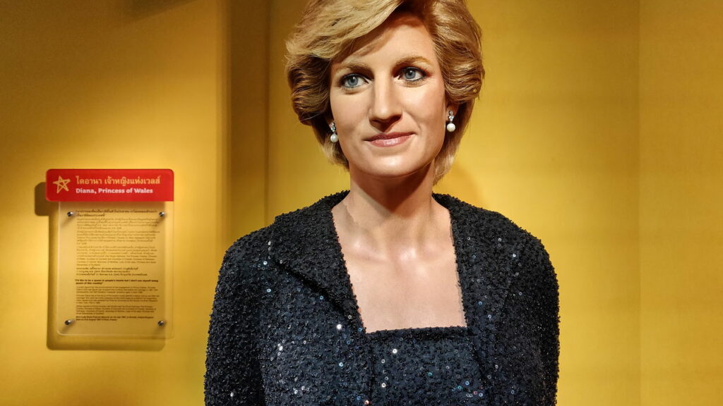 Cápsula do tempo de Diana com objetos dos anos 90 é encontrada em Londres