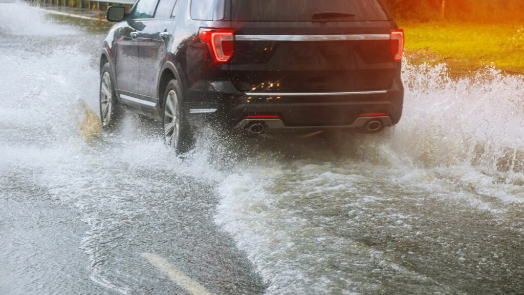 Dicas para dirigir com mais segurança em dias de chuva