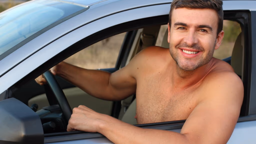 Motoristas ficam surpresos com a verdade sobre dirigir sem camisa