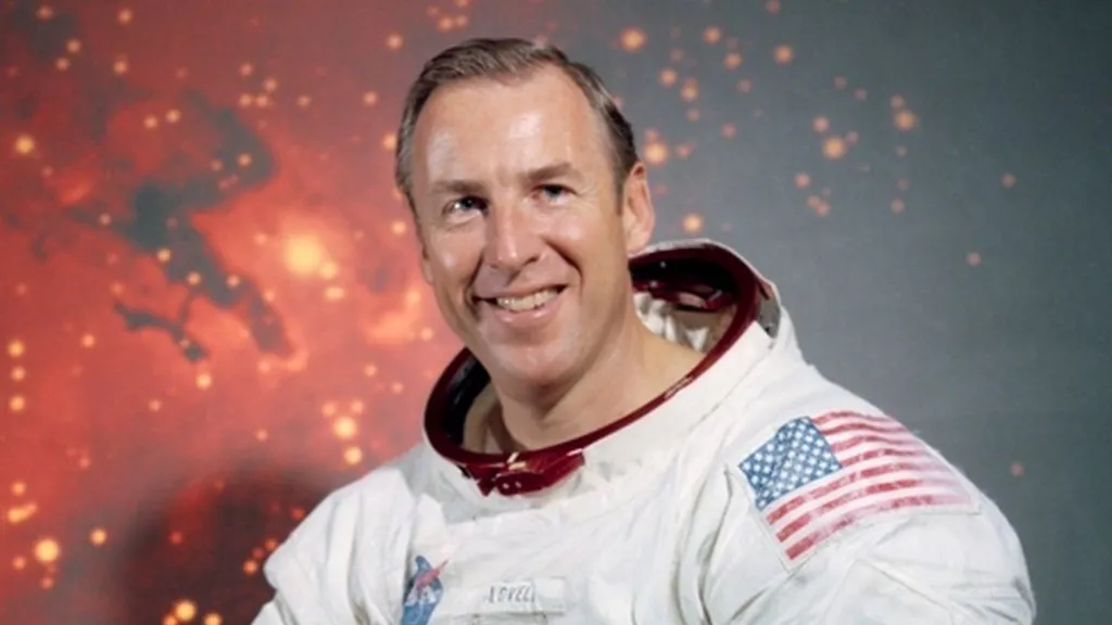 Jim Lovell, comandante da Apollo 13, morre aos 97 anos