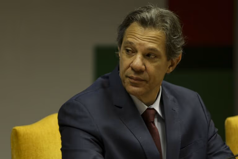 Crusoé: Mercado não vê a dívida pública escorregar para o buraco