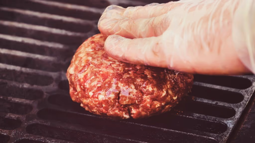 Fim ao “hambúrguer vegetariano”. Querem proibir palavras associadas a carne em produtos vegetarianos