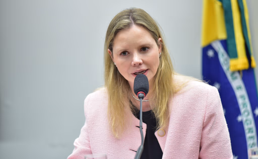 Motta questiona gastos de Dani Cunha com viagem ao Gilmarpalooza