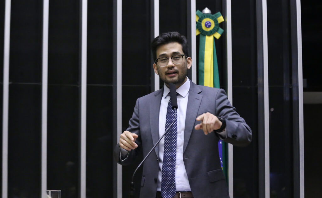Kataguiri apresenta PL para reforçar que vínculo não exclui estupro de vulnerável