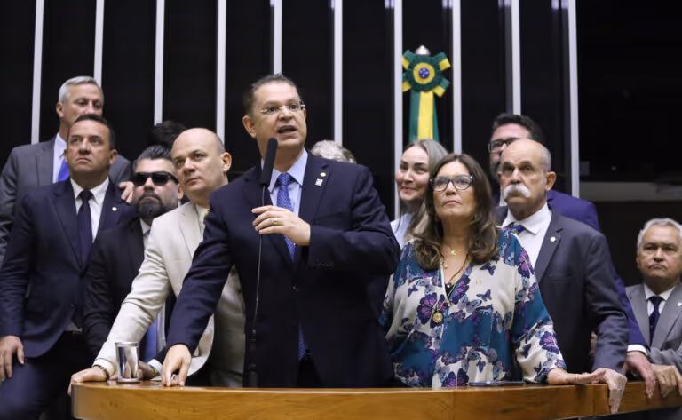 Entenda a disputa entre STF e Congresso por controle de investigações