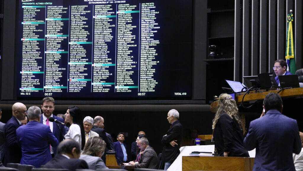 Crusoé: Pesquisa sinaliza apoio popular ao fim do foro privilegiado
