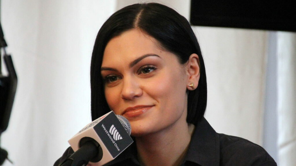 Cantora Jessie J precisará de nova cirurgia