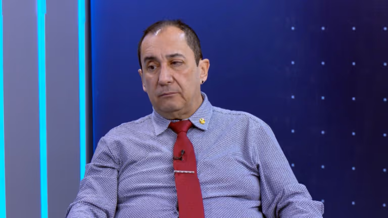 Jorge Kajuru se afasta da RedeTV! para tratar saúde mental