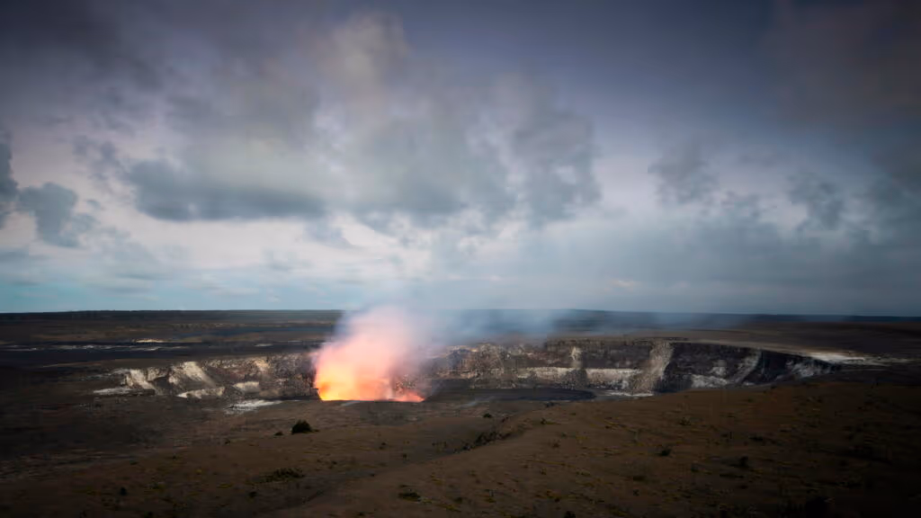 Vulcão Kilauea entra em erupção e gera imagens surpreendentes