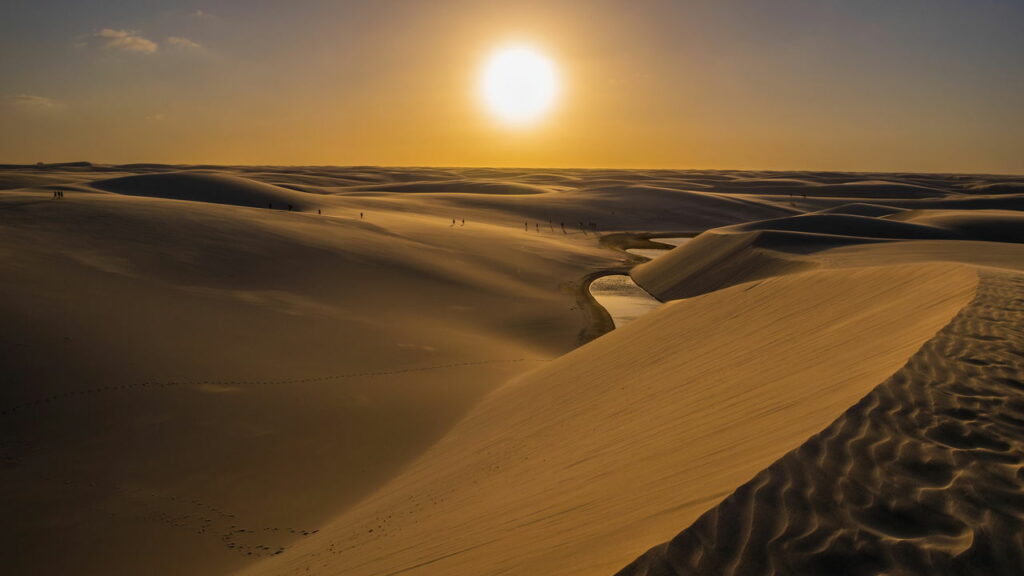 O lugar onde o deserto encontra o paraíso e que está encantando o mundo